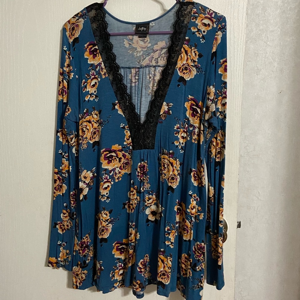 Daytrip Floral Long Sleeve Plunge Blouse